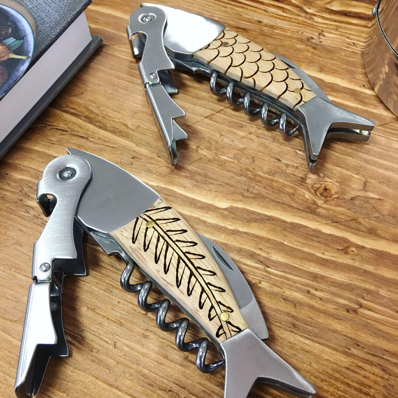 Double-Hinged Corkscrew - Scales