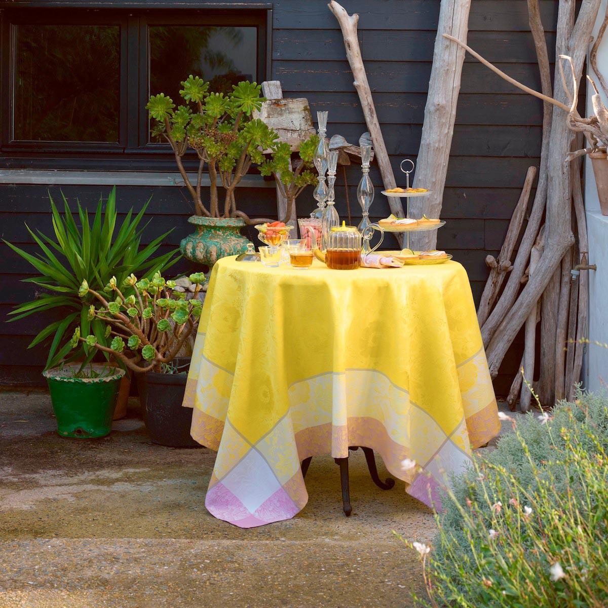 Victoria Mimosa Tablecloth - 69x69"